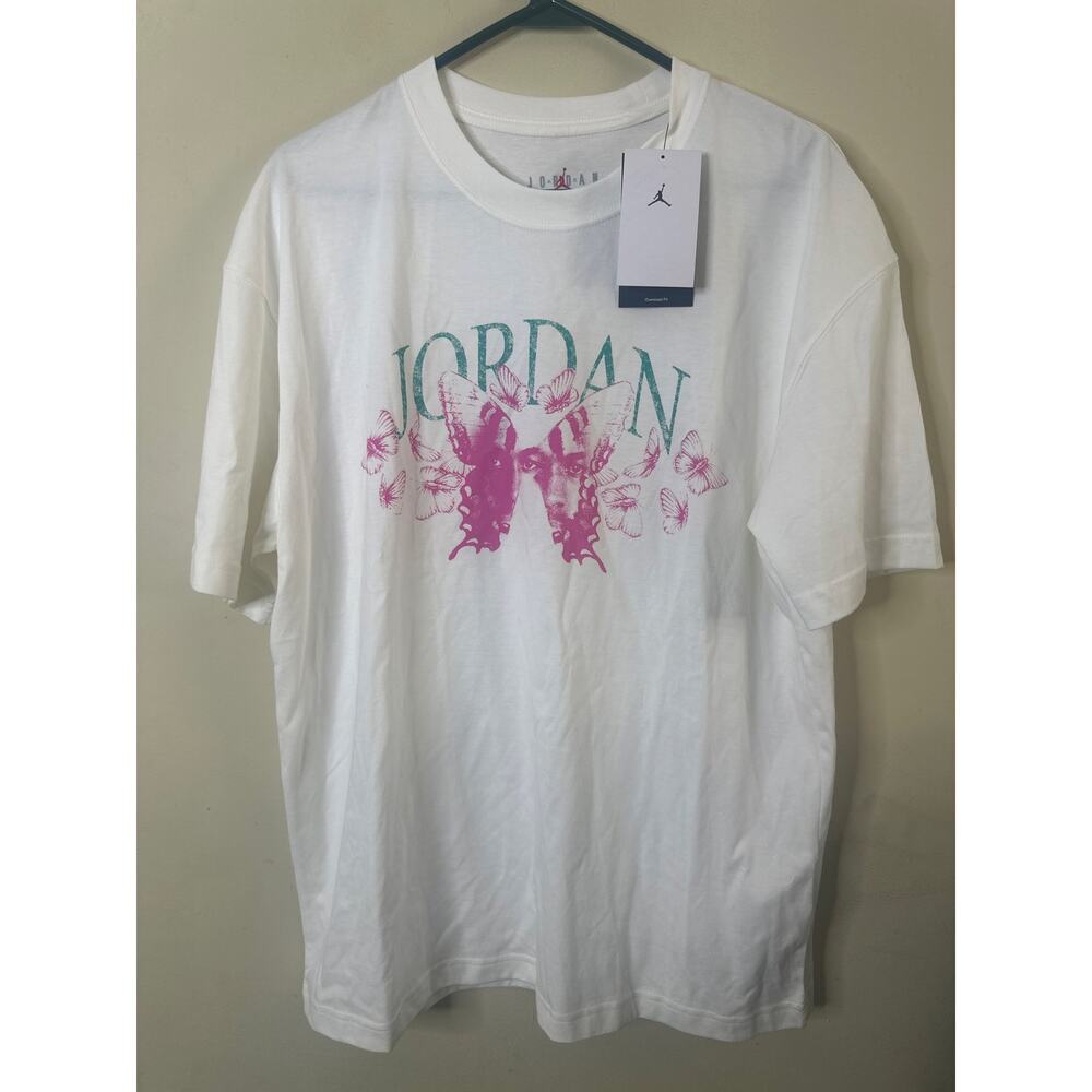Jordan Women's Oversized Graphic T-Shirt M o